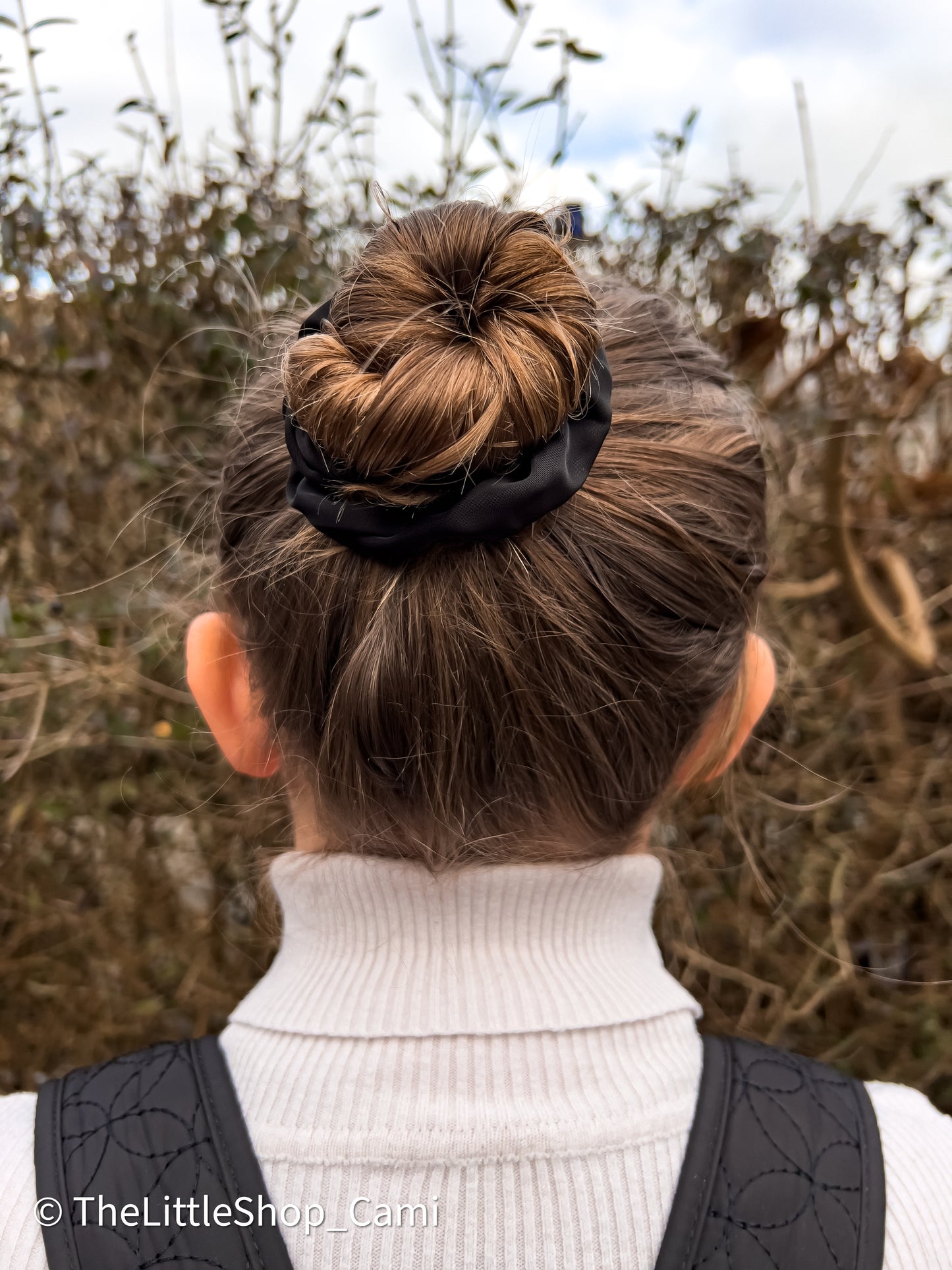 Noir – Sort Satin Scrunchie