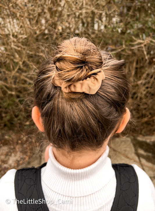 Caramel – Brun Satin Scrunchie