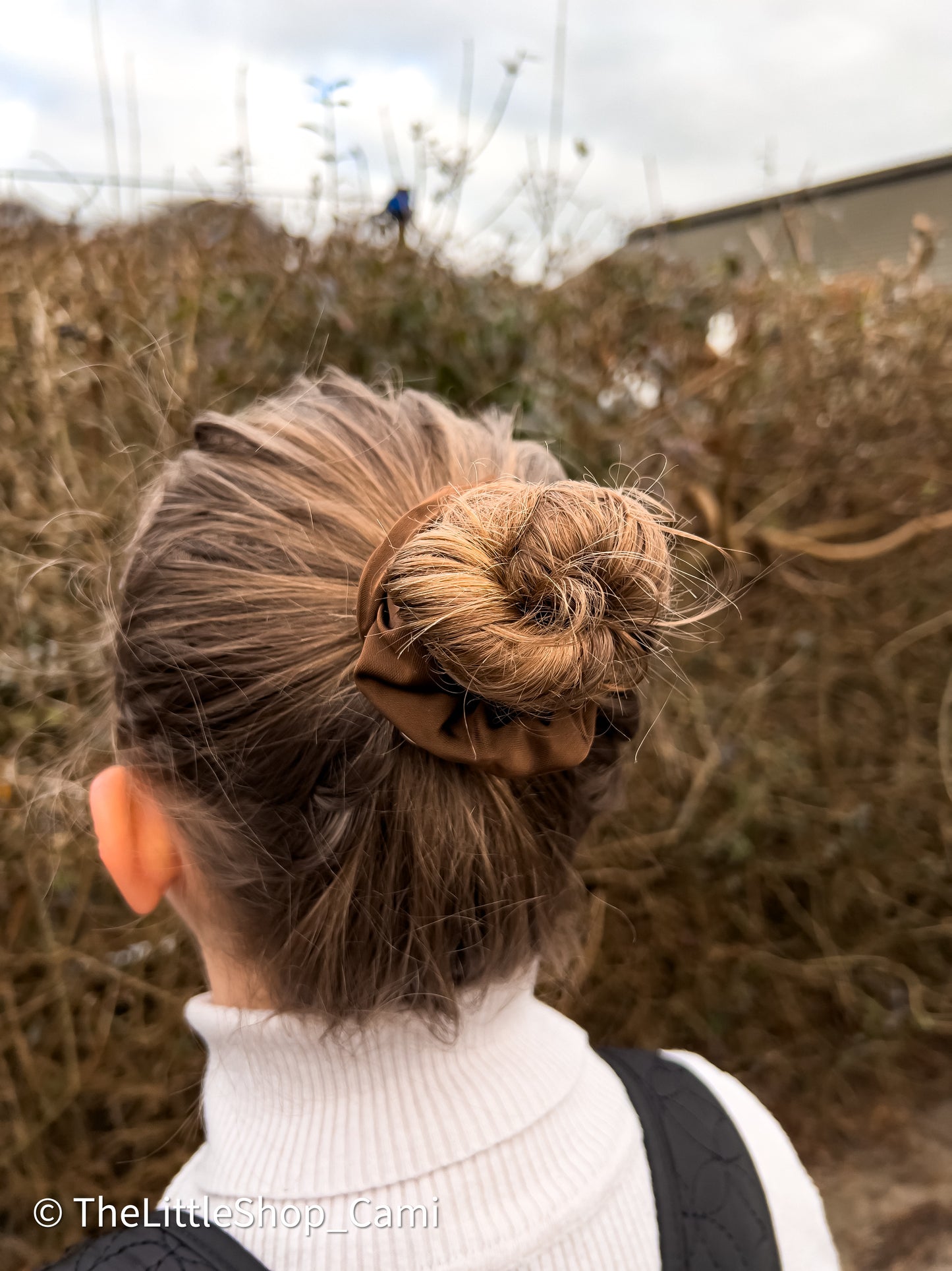 Espresso – Mørkebrun Satin Scrunchie